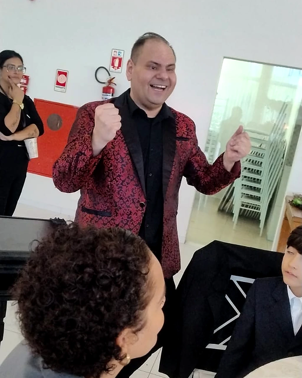 Rodrigo Bento compartilha momentos de surpresa com o público